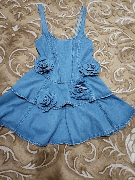 Vând rochie de blug