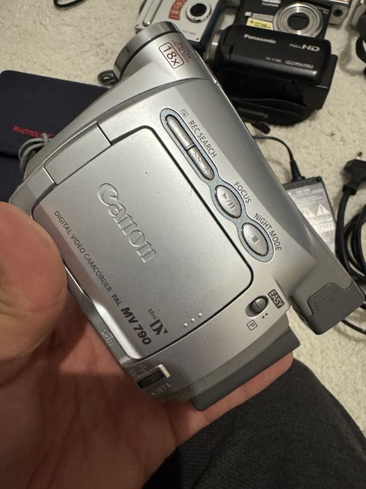 Aparate foto si camere video defecte