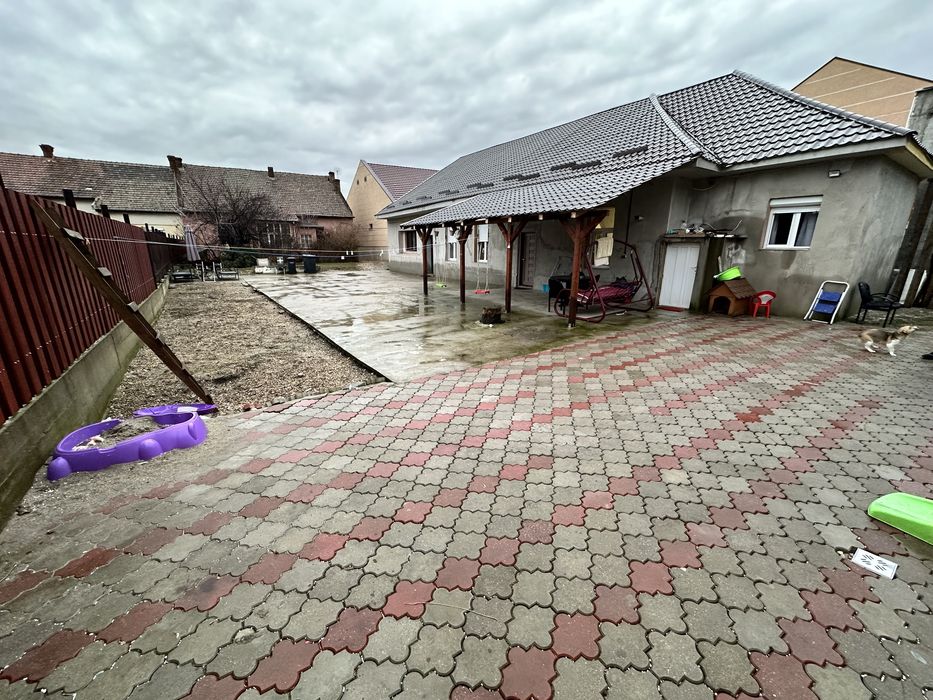 Casa 3 camere zona Piata Mare Satu Mare • OLX.ro