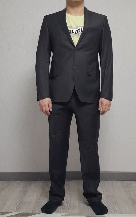 Продам  мужской костюм.