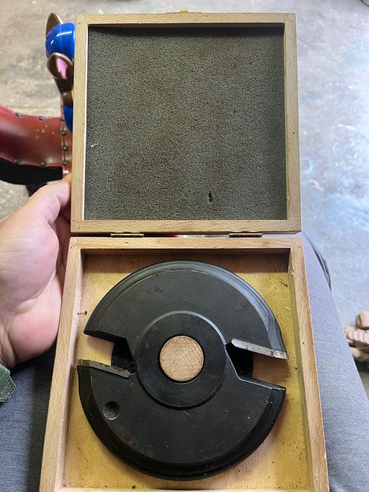 Фрезова глава за табли