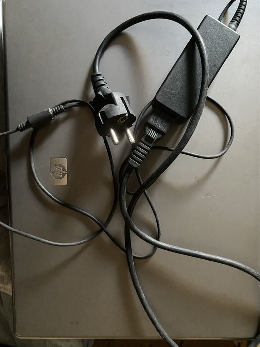 Vand Laptop ,functioneaza perfect