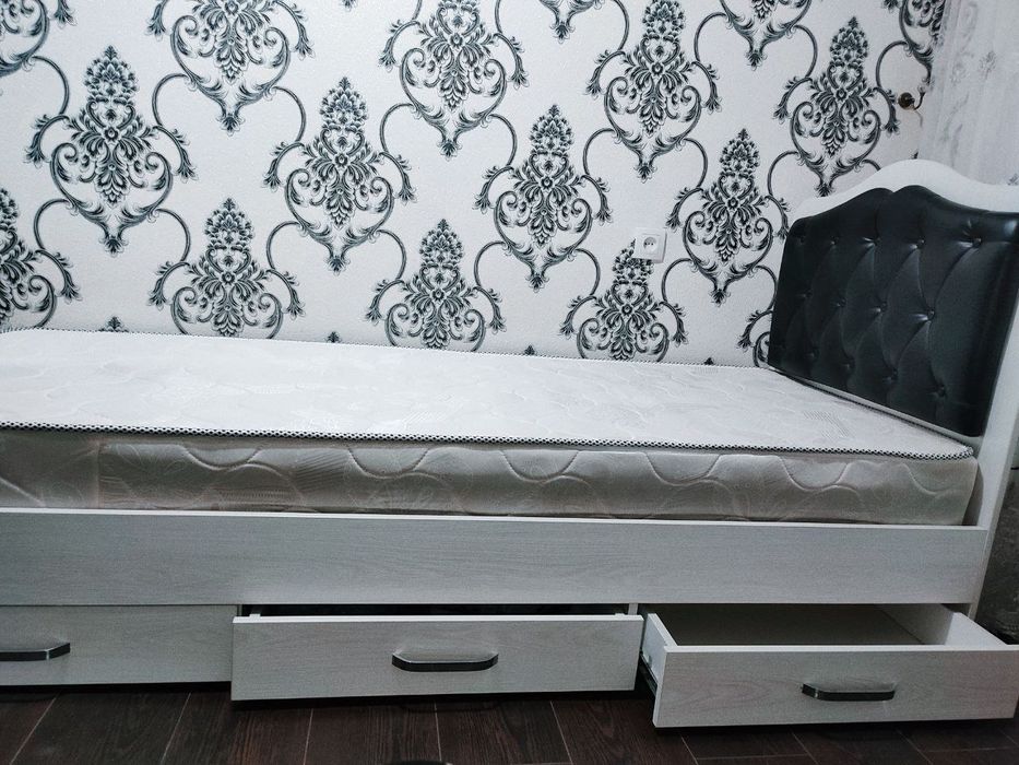 Yotoqxona uchun mebel. Kravat