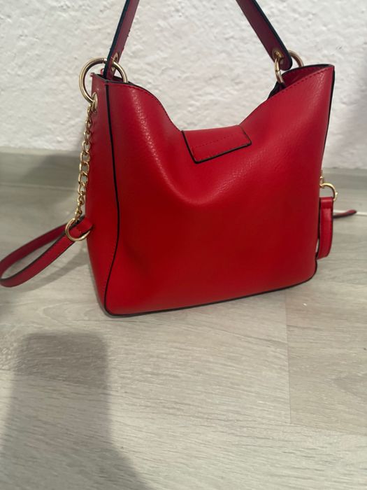 Дамска чанта от еко кожа в червено