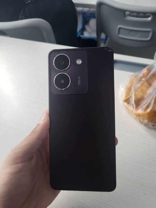 vivo y27s 8/128.