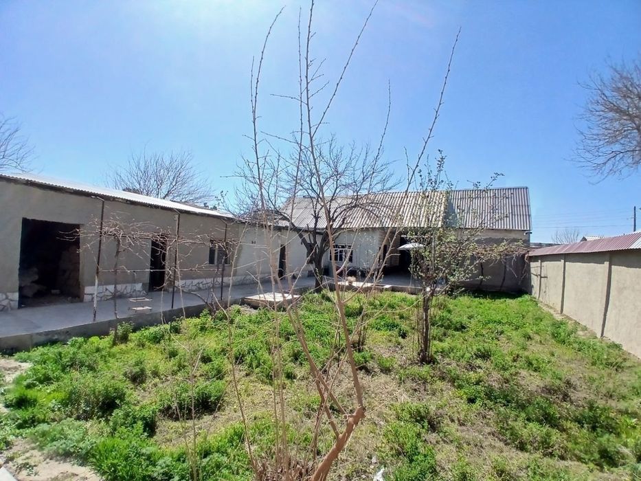 Suputnikdan 6 SOʻTIQli hovli sirochni sotiladi