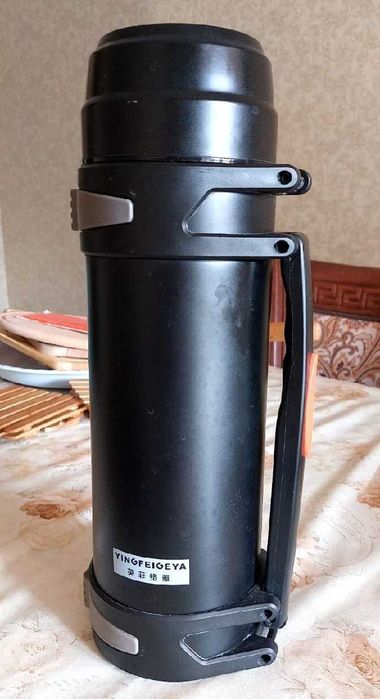 Термос    2,5 л.