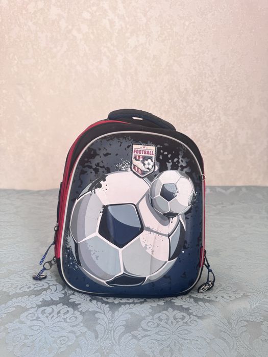 Продам два школьных рюкзака для мальчика!