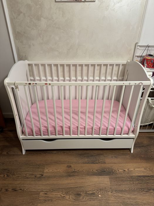Patut din lemn masiv 120x60 cm Bria alb cu sertar