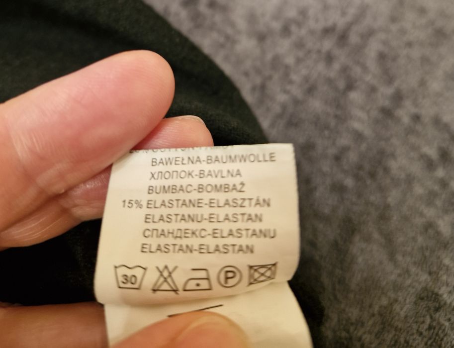 Pulover negru cu strasuri