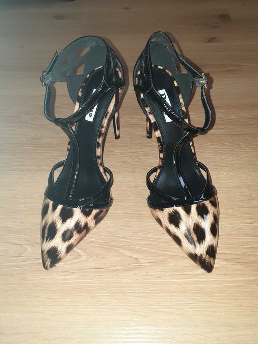 НОВИ! Елегантни обувки Dune London, естествен лак, номер 39