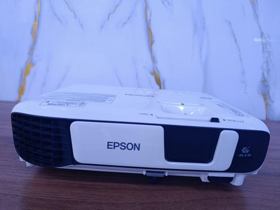 Проектор Epson H843B