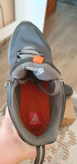 Продам трекинговые ботинки