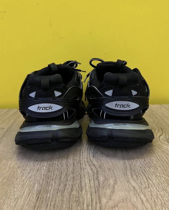 Balenciaga track led