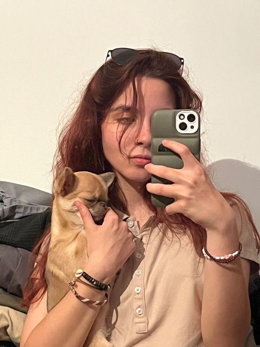 Разходки и грижи за кучета