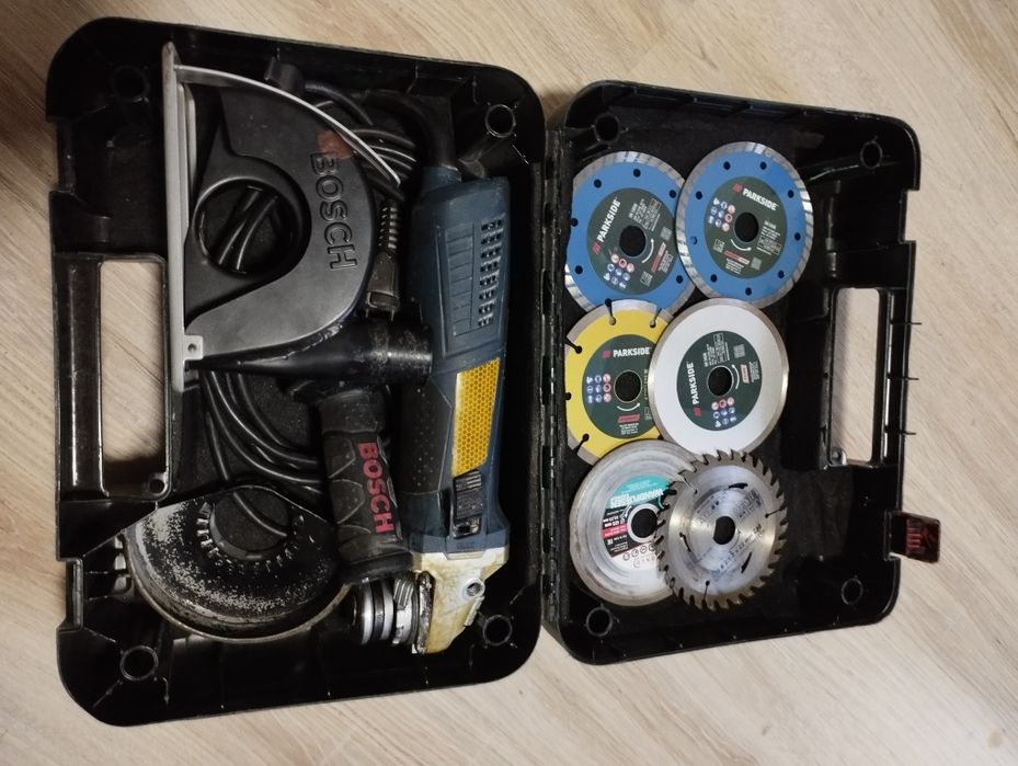 Polizor unghiular / Flex Bosch Professional 1700W + Apărătoare canelat/aspirare și discuri