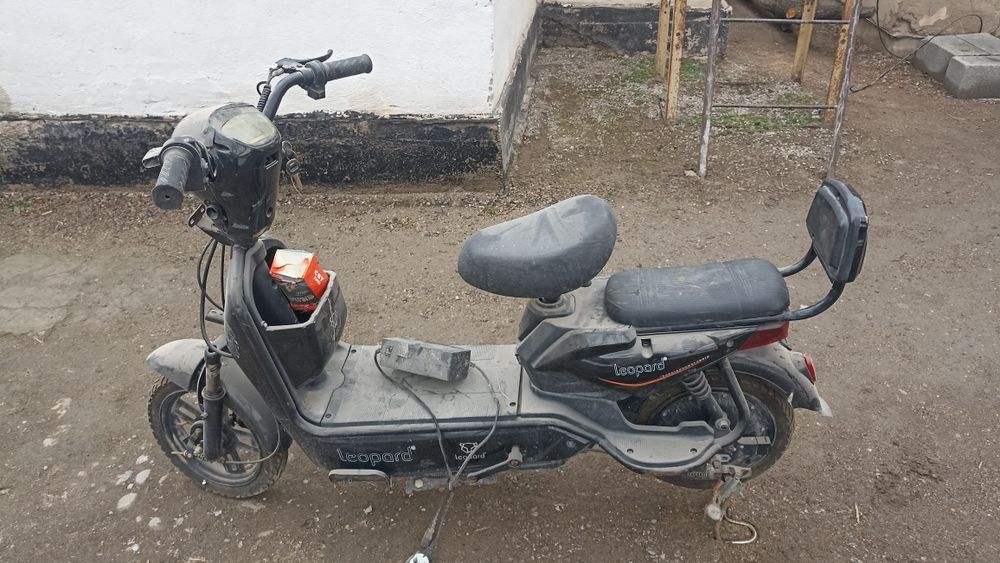 Скутер электорны запчасть