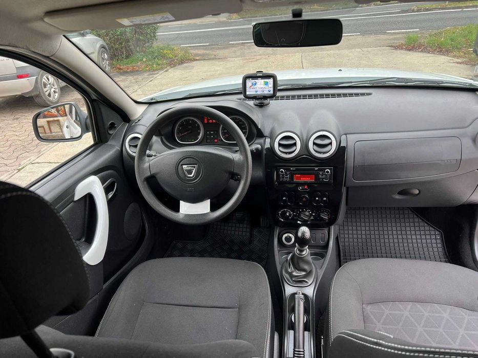 DACIA DUSTER 4X4 off-road  an 2013 mot 1.5 dci 110 cp euro 5