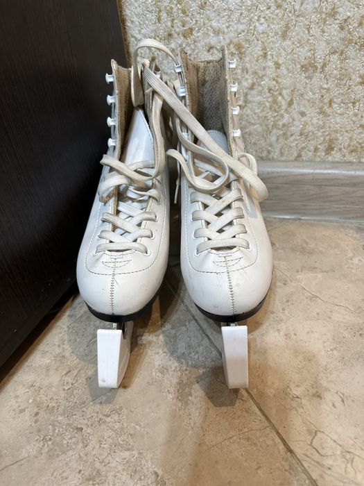 Продам коньки