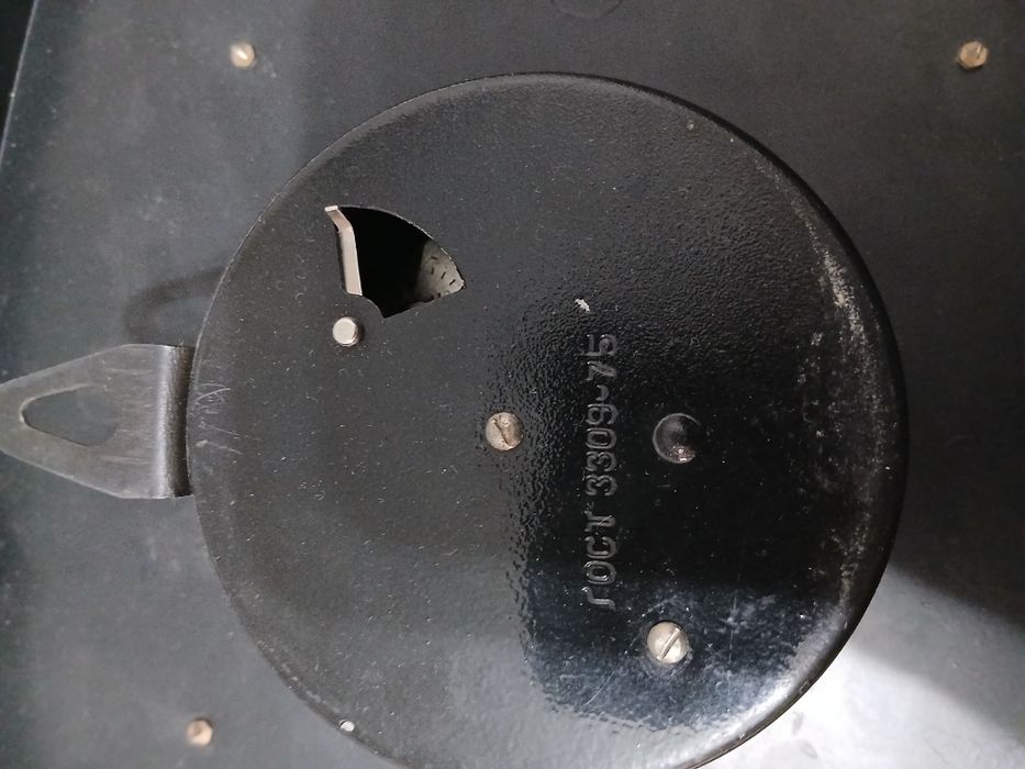 Продавам часовник маяк степен