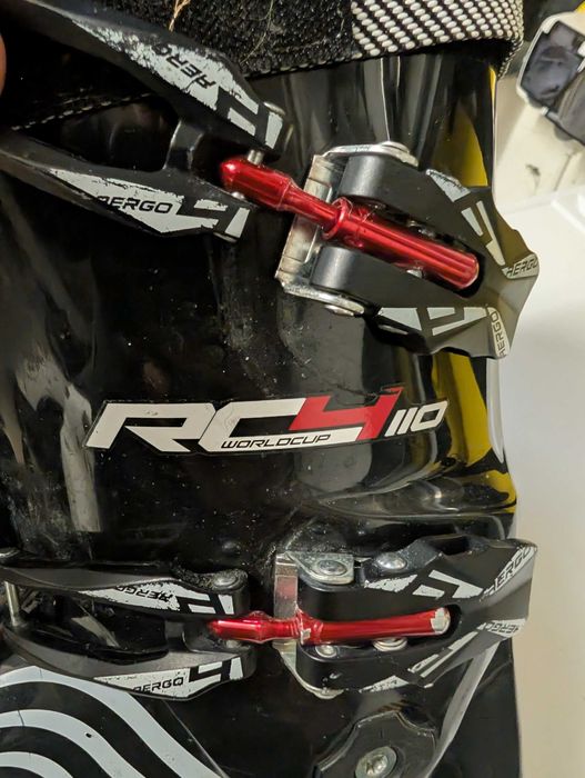 Ски и ски обувки комплект