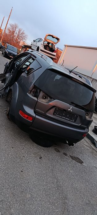 Митцубиш outlendar 2.0d На части!!!