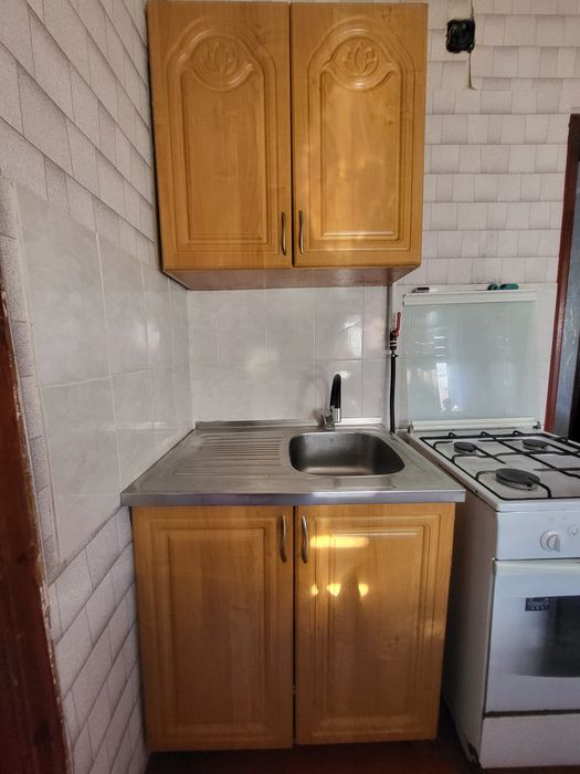 Продам б/у кухонную гарнитуру