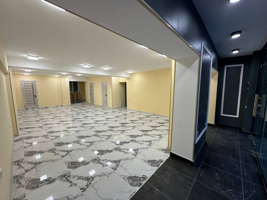 АРЕНДА - помещения под бутик,офис, под любой бизнес 160 м² — 1 линия