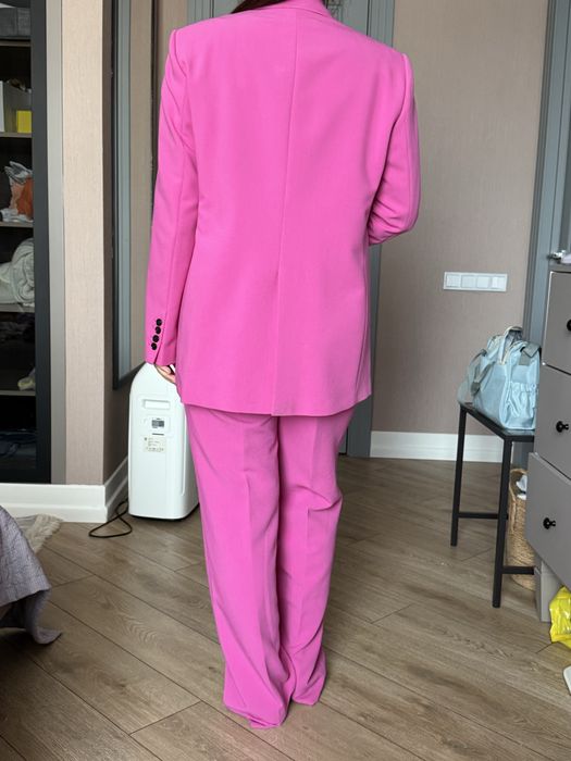 Продается модный костюм с ZARA