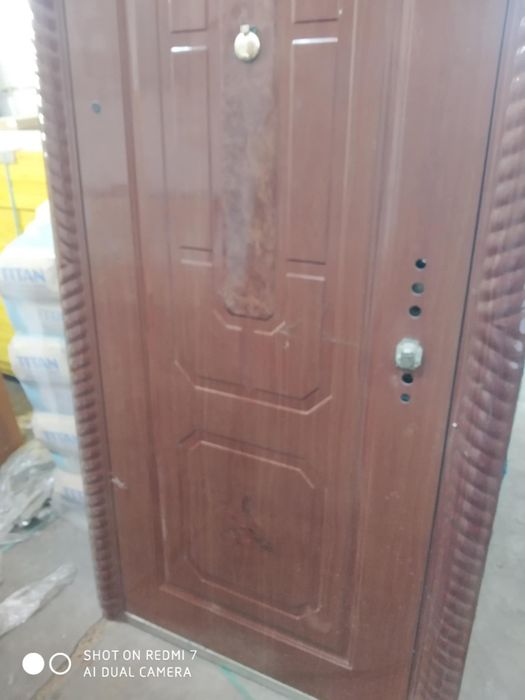 Входна врата ...