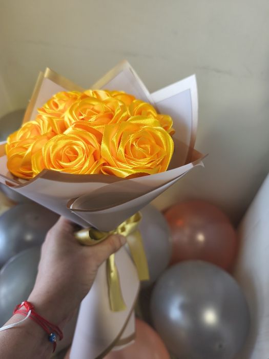 Ръчно изработен букет от рози,различни цветове