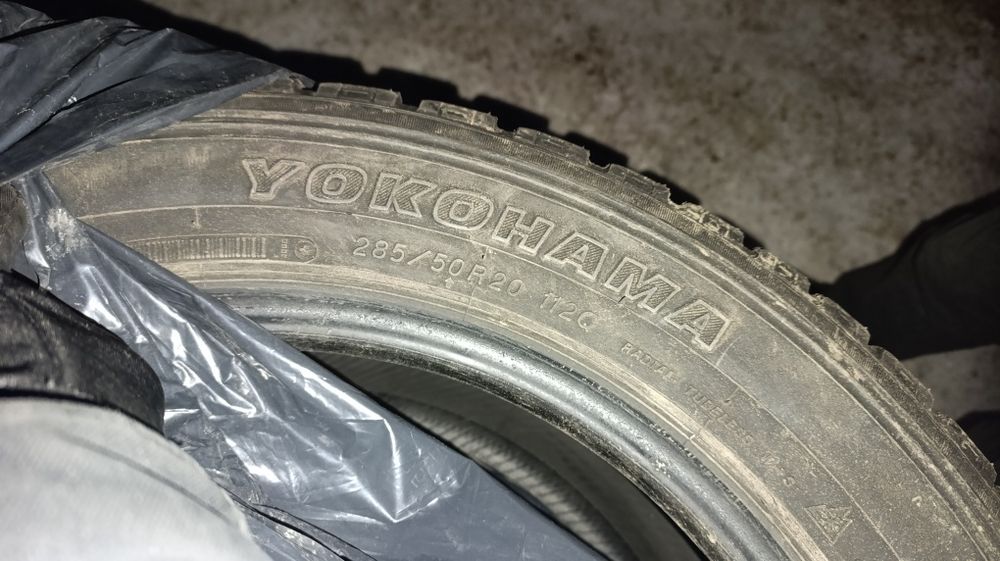 285/50/20 Yokohama