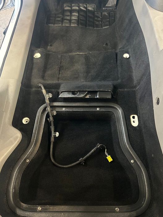 Пране на салон, пастиране / полиране, керамични покрития и др.