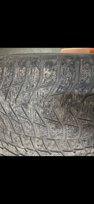 Продам шины на 17