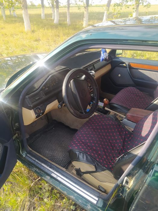 Продам Мерседес 124