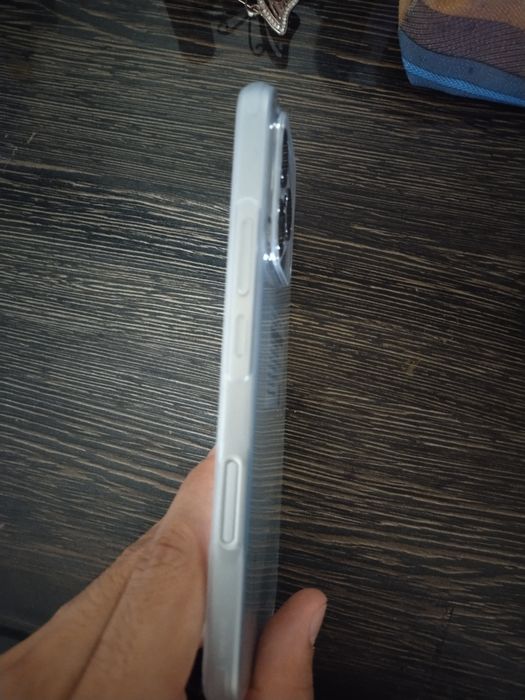 Honor 400 Lite 5g 1oy ishlatilgan qirilmagan. Karopka dokumenti bilan