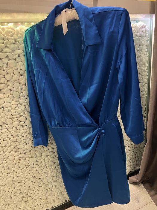 Сатенирана рокля Zara