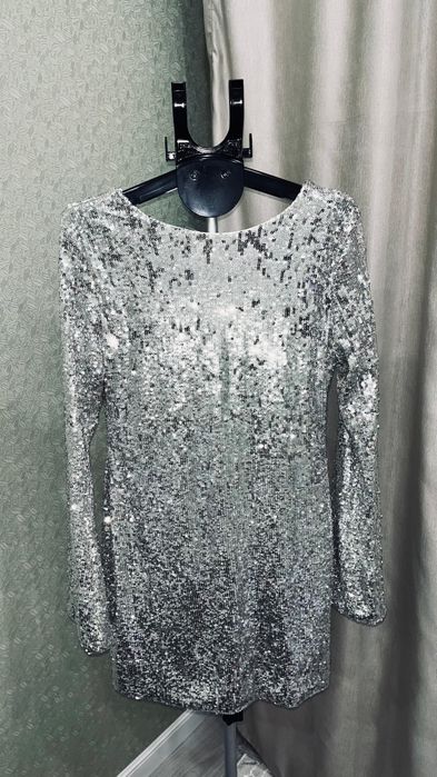 Продаю платье новая