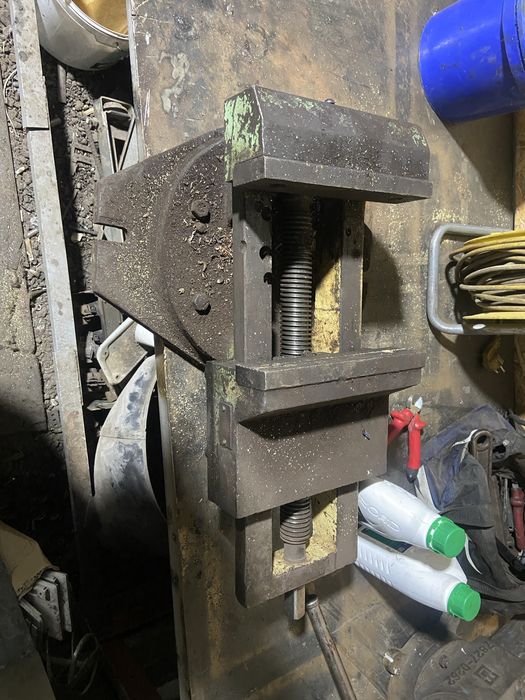 Тиски станочные.