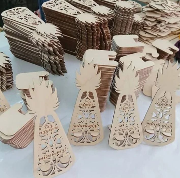 Той Бастар, сувениры