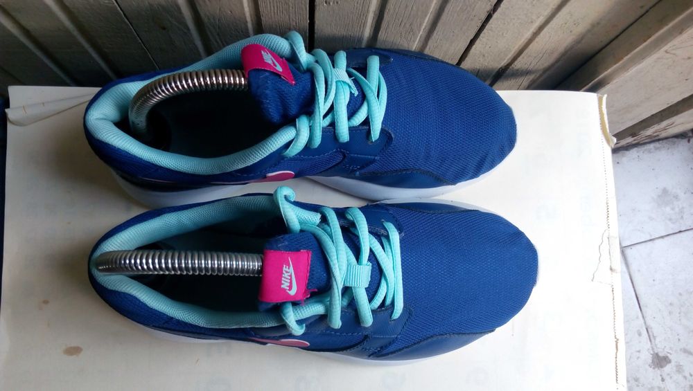 '' Nike Kaishi GS''Оригинални маратонки 37.5 номер