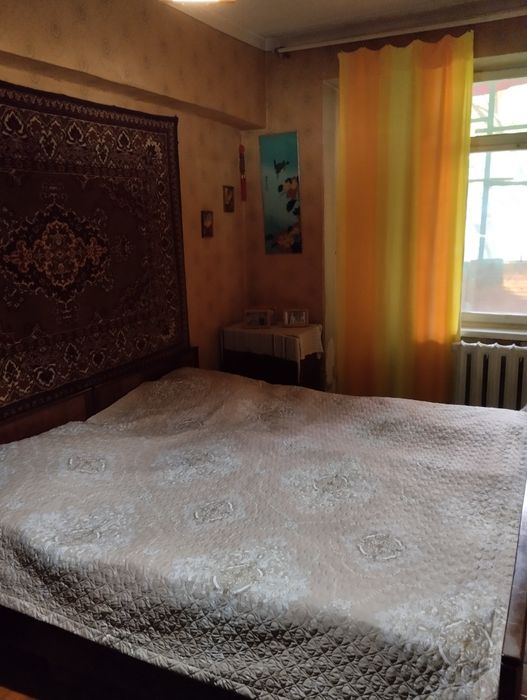 Продам квартиру Юнусабад 3 2/2/4 кирпичный дом