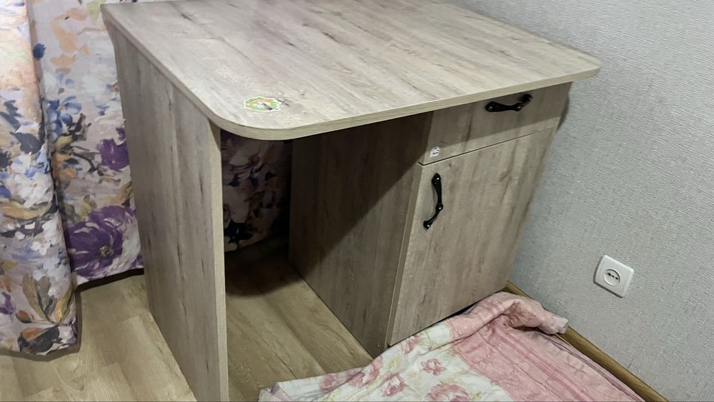 стол в хорошем состоянии