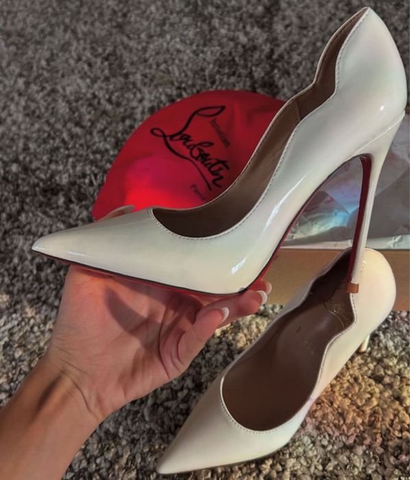 Pantofi Christian Louboutin piele pe stoc 37 negru si pr comanda