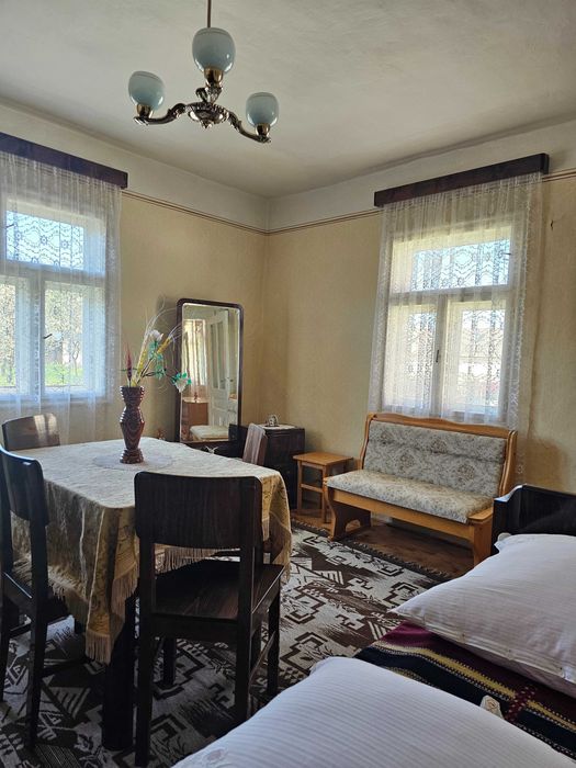 Vând casa în orașul Covasna / Voinesti str. Mihai Eminescu nr. 101