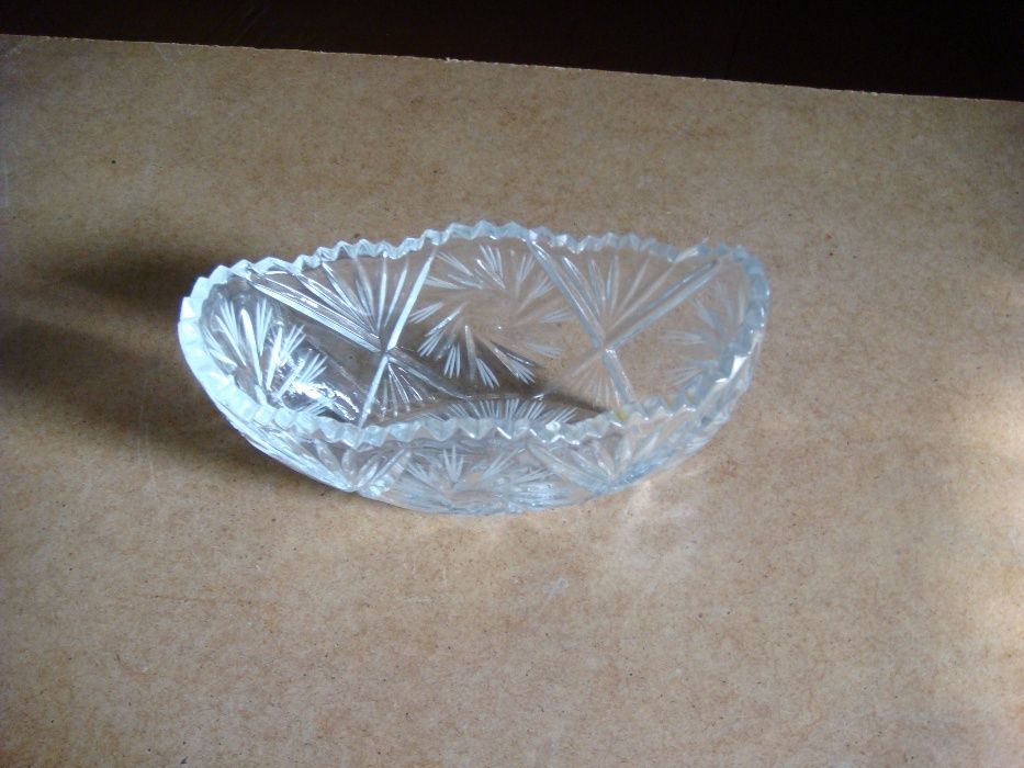 2 хрустальные вазы