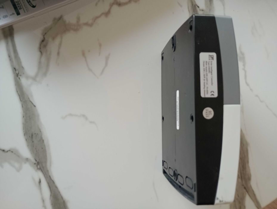 Продавам контролер за слънчев колектор SR609C