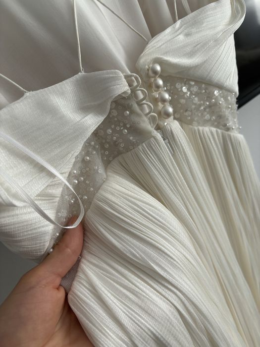 Vand rochie de mireasa 100% matase marimea XS/ S