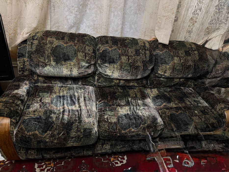 Продается диван и кресло