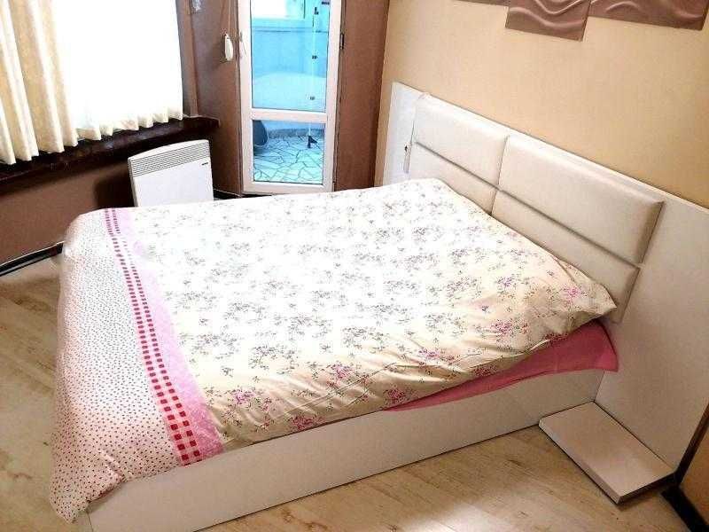 Дава се под наем Тристаен апартамент в Бургас, Възраждане - 100 кв.м за 648.21 € - Снимка #11